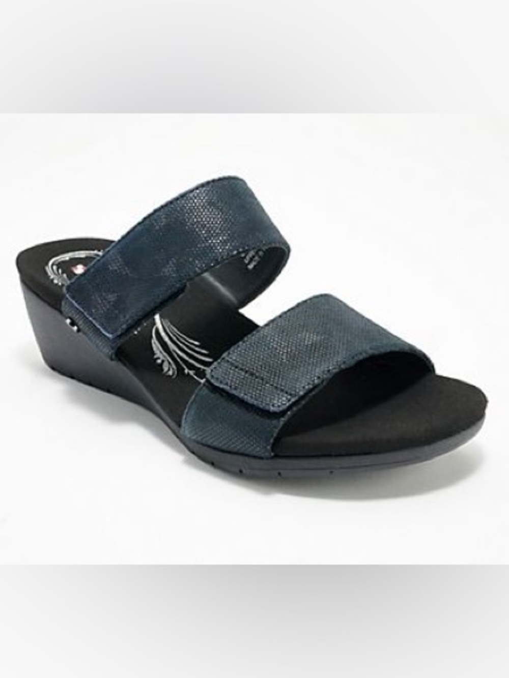 NWT - Revere Women’s Sorrento Wedge Sandal in Black - Size 8
